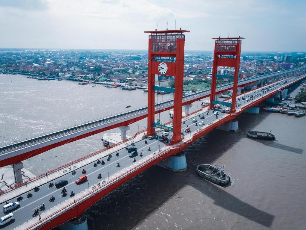 Hotel Sriwijaya 99 ปาเลมบัง ภายนอก รูปภาพ